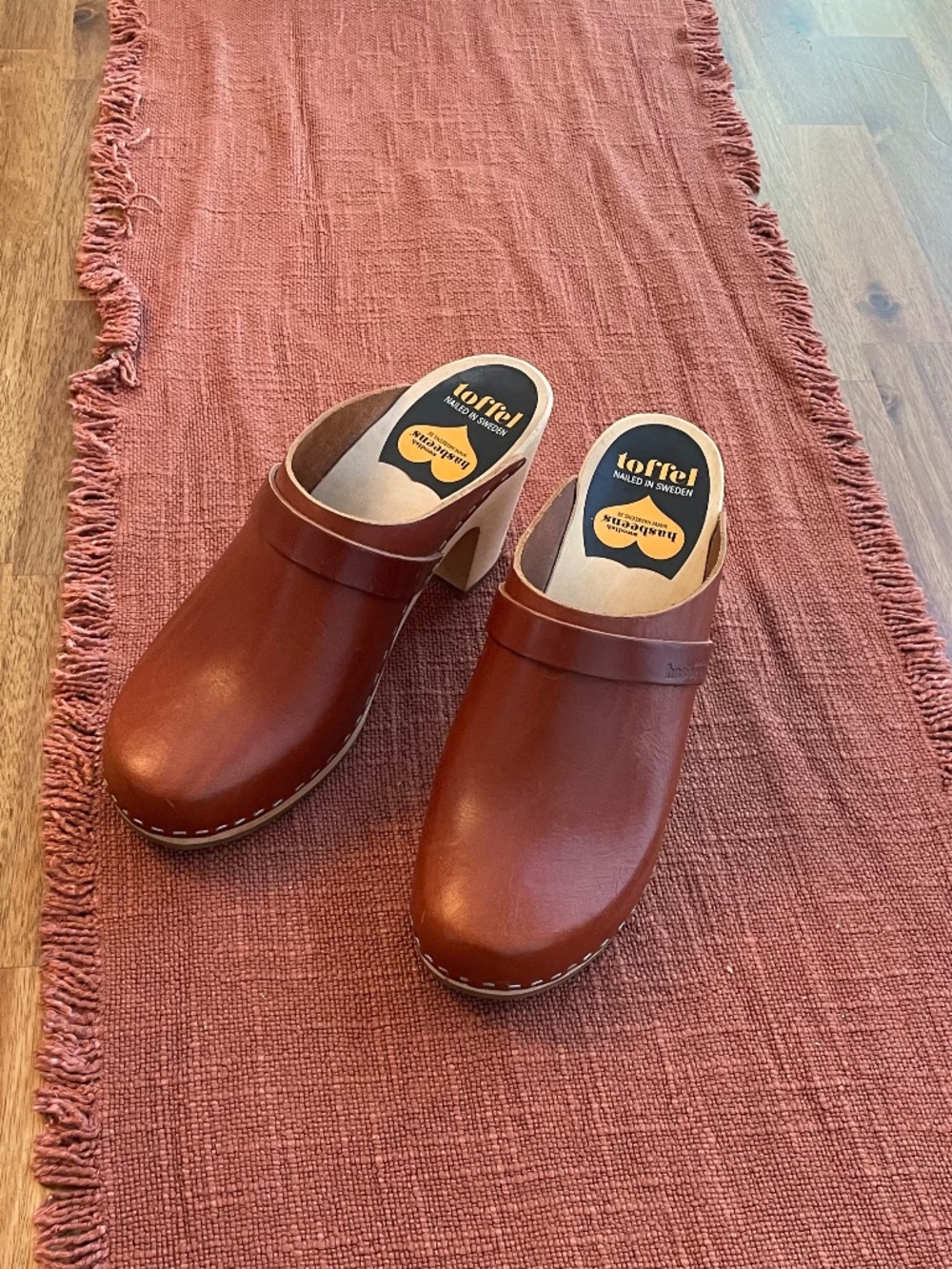 Swedish Hasbeens Brown Leather Clogs with Natural Wood Heels - Picture 2 of 7